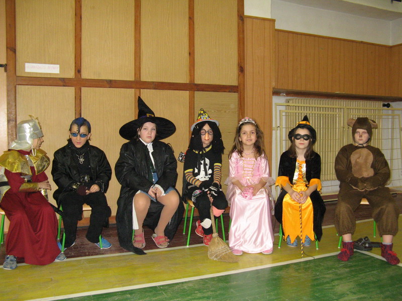 Fotogaléria ZŠ Fašiangový karneval 2008 (21) ZŠ Fašiangový karneval 2008