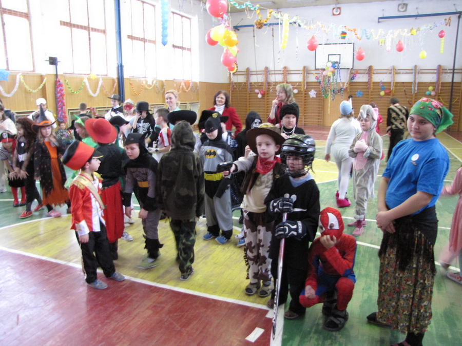 Fotogaléria ZŠ Fašiangový karneval 2010 (41) ZŠ Fašiangový karneval 2010