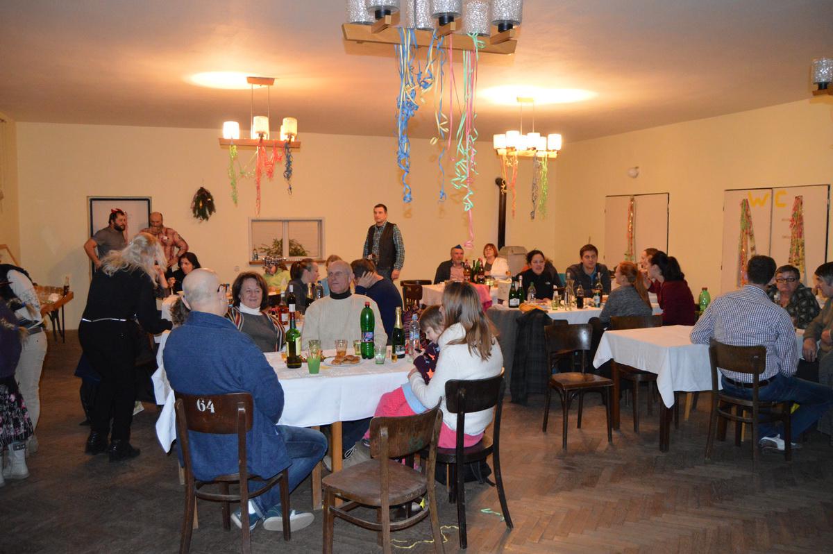 Fotogaléria Silvestrovská veselica v Kľačanoch (10) Silvestrovská veselica v Kľačanoch